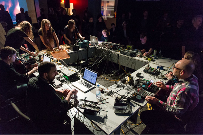 Shu Lea Cheang,&nbsp;Uki (live code live spam),&nbsp;festival Sight & Sound, Montréal, 2014.