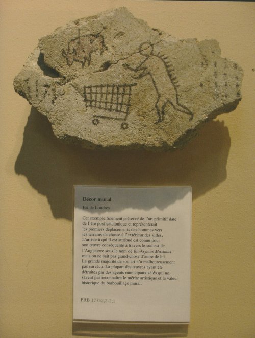 Intervention au British Museum de Londres, pierre et marqueur. Durée&nbsp;: 8 jours. Aujourd’hui dans la collection permanente ©&nbsp;Banksy